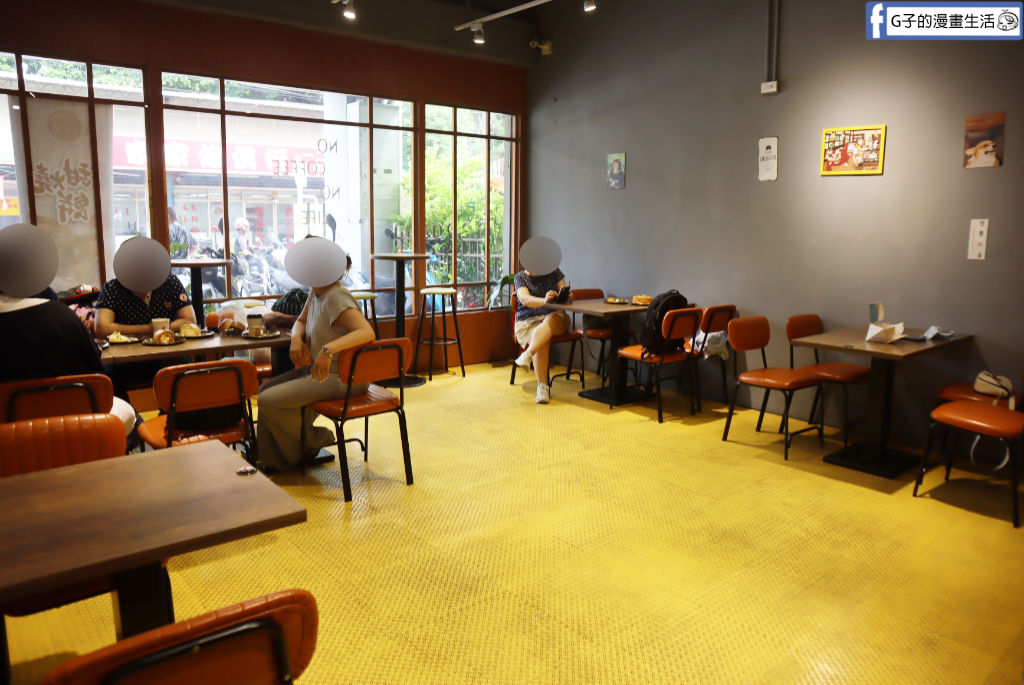 蘆洲麵包甜點推薦|湘鄰下午茶麵包店:必吃杜拜巧克力Q餅、酥皮蛋黃酥,有內用區和免費機車停車區! @G子的漫畫生活