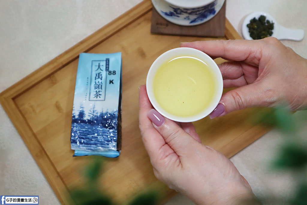 【台灣高山茶開箱】森泓茶行(好茶緣)大禹嶺 88K vs 90K 風味對比，適合送禮長輩的甜水回甘頂級高山烏龍 @G子的漫畫生活