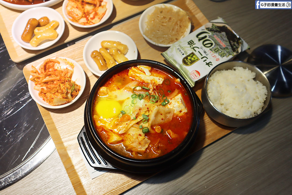 【新莊美食】韓癮韓式料理|新開幕平價韓式豆腐鍋、韓式蒸蛋和海鮮煎餅必吃,小菜吃到飽聚餐推薦(捷運新莊站) @G子的漫畫生活 【新莊美食】韓癮韓式料理|新開幕平價韓式豆腐鍋、韓式蒸蛋和海鮮煎餅必吃,小菜吃到飽聚餐推薦(捷運新莊站) @G子的漫畫生活