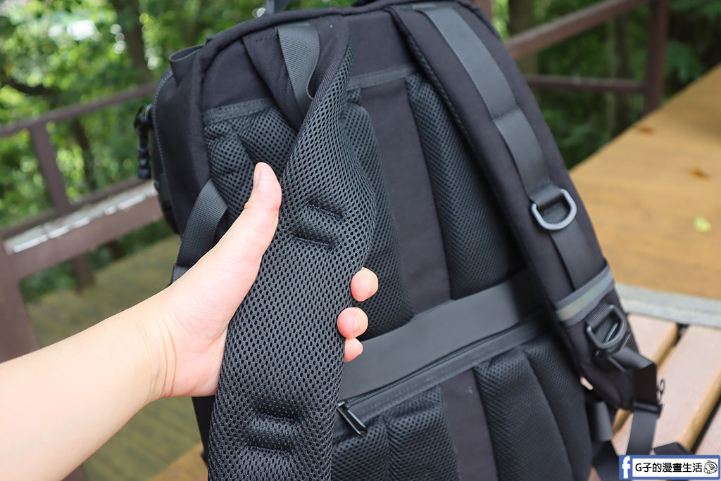 從辦公室到山頂:帶著SwiftMag 磁瞬快取後背包 挑戰福州山公園,登山小弱雞的輕裝備開箱! @G子的漫畫生活