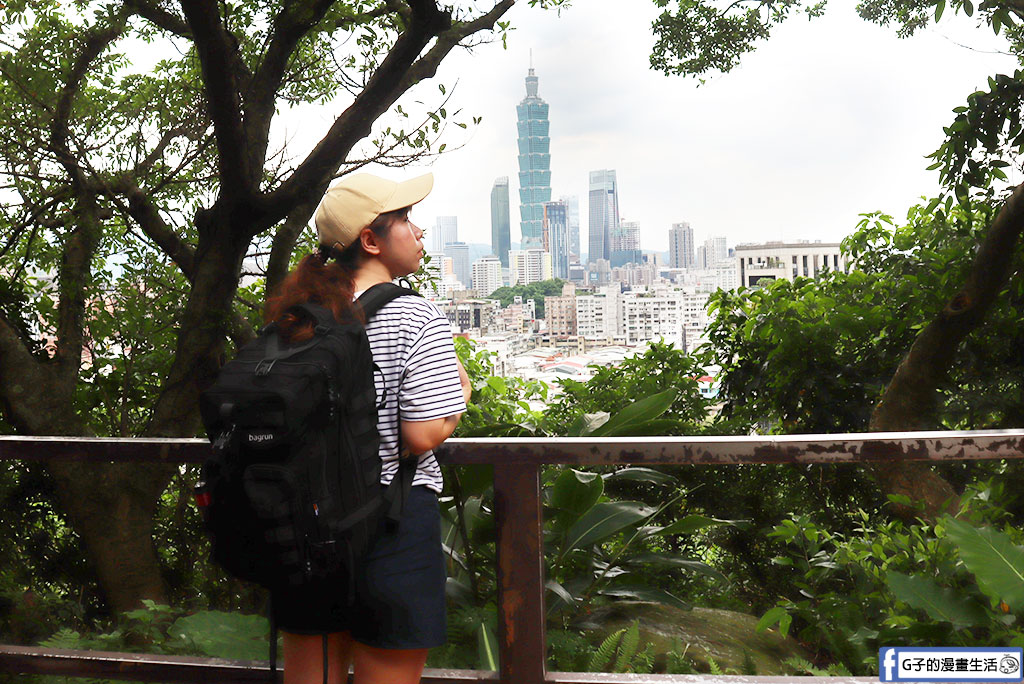 從辦公室到山頂:帶著SwiftMag 磁瞬快取後背包 挑戰福州山公園,登山小弱雞的輕裝備開箱! @G子的漫畫生活