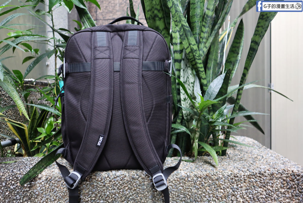 用29個寶特瓶做的後背包【INUK】Eco Primary TOWNY PACK2  潮旅休閒包開箱 @G子的漫畫生活