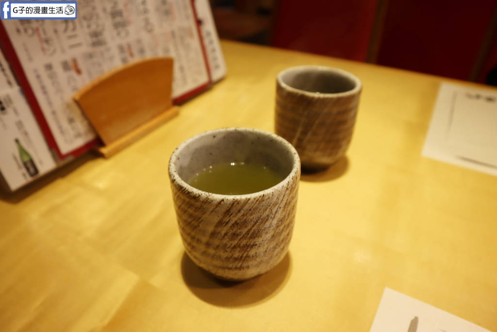 【青森美食】鮨處 Asuka 新町店｜2026青森睡魔祭雨天備案！JR青森車站前平價壽司，免排隊平板點餐推薦 @G子的漫畫生活