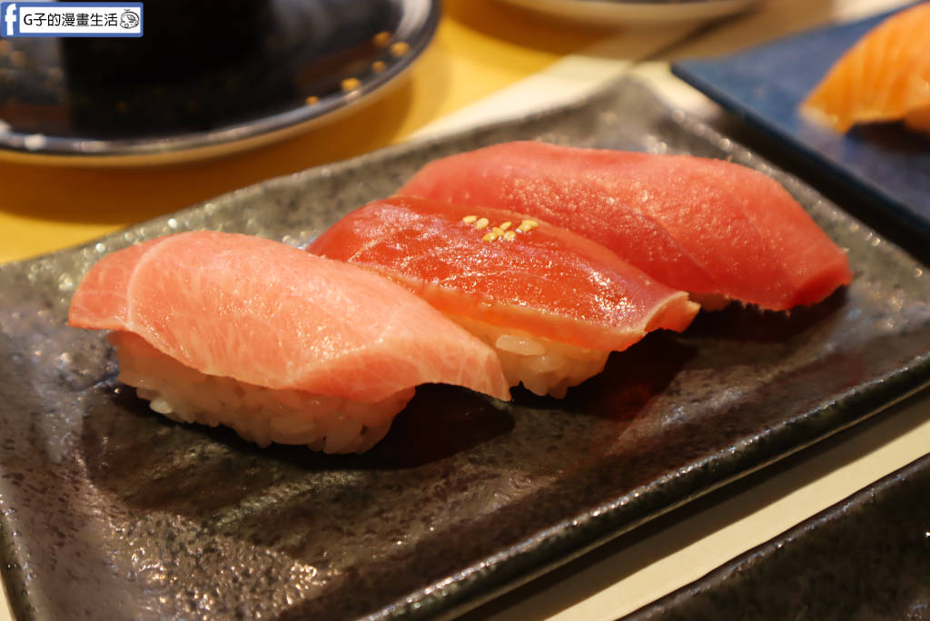 【青森美食】鮨處 Asuka 新町店｜2026青森睡魔祭雨天備案！JR青森車站前平價壽司，免排隊平板點餐推薦 @G子的漫畫生活