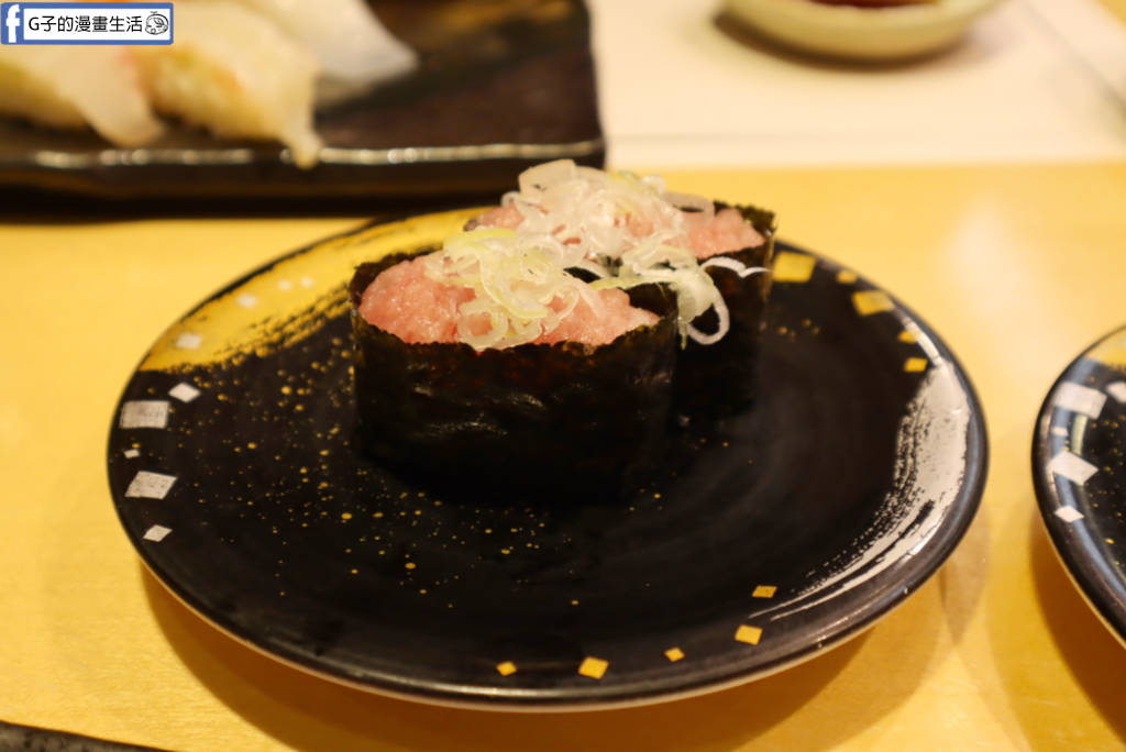 【青森美食】鮨處 Asuka 新町店｜2026青森睡魔祭雨天備案！JR青森車站前平價壽司，免排隊平板點餐推薦 @G子的漫畫生活