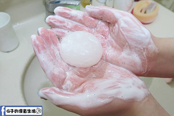 *洗臉*開箱/美島水肌-日本超夯的乳清蒟蒻洗顏皂~(看起來好好吃) @G子的漫畫生活