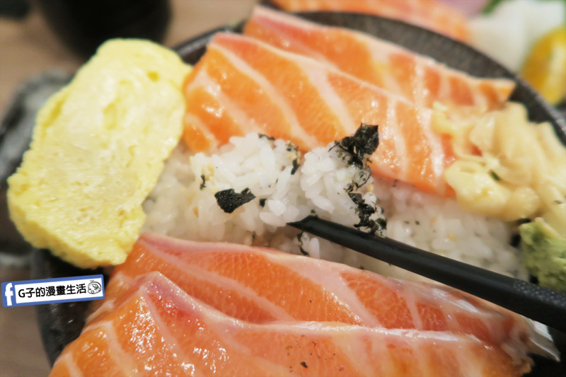 永和日本料理-千幸壽司-生魚片丼飯.天使紅蝦丼飯,推鮭魚肚丼肥滋滋很甜,CP值高~ @G子的漫畫生活