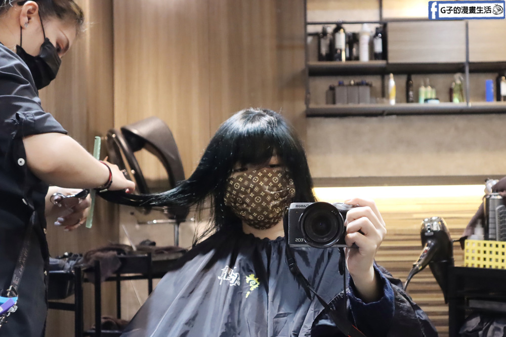 板橋染髮推薦-七大界髮廊板橋店,不用漂髮的質感墨綠色,2022流行染髮髮色 @G子的漫畫生活