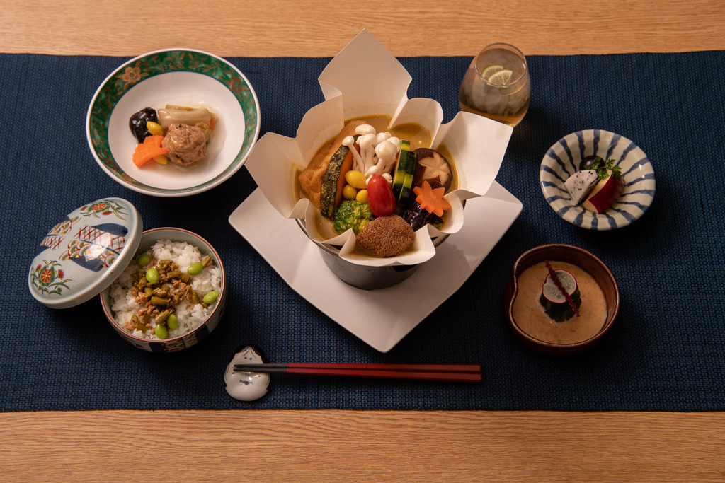 冶心正念蔬食料理新開幕，林口三井的餐廳新選擇！ @G子的漫畫生活